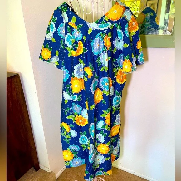 Sears | Dresses | Euc True Vintage Hawaiian Floral Print V Neck Flutter  Sleeve Muumuu 0 Cotton | Poshmark